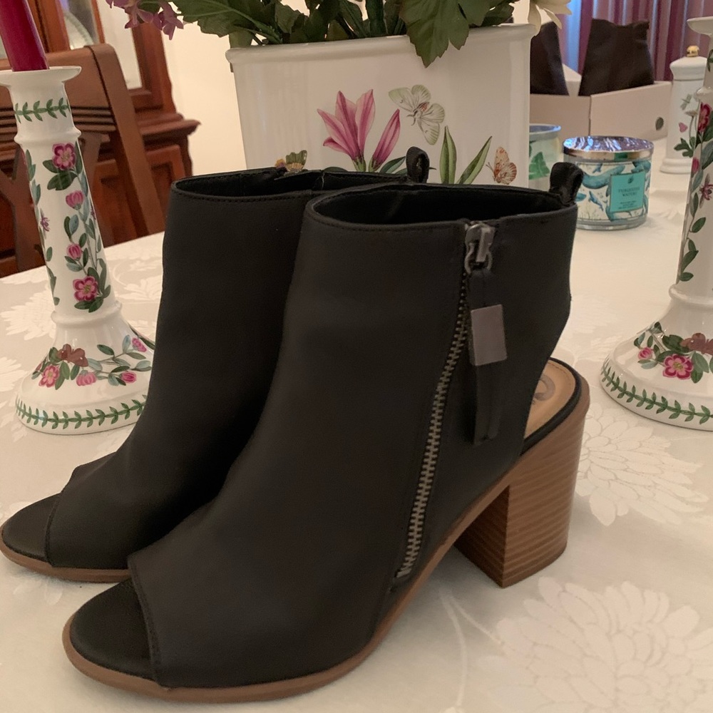 Circus shoes